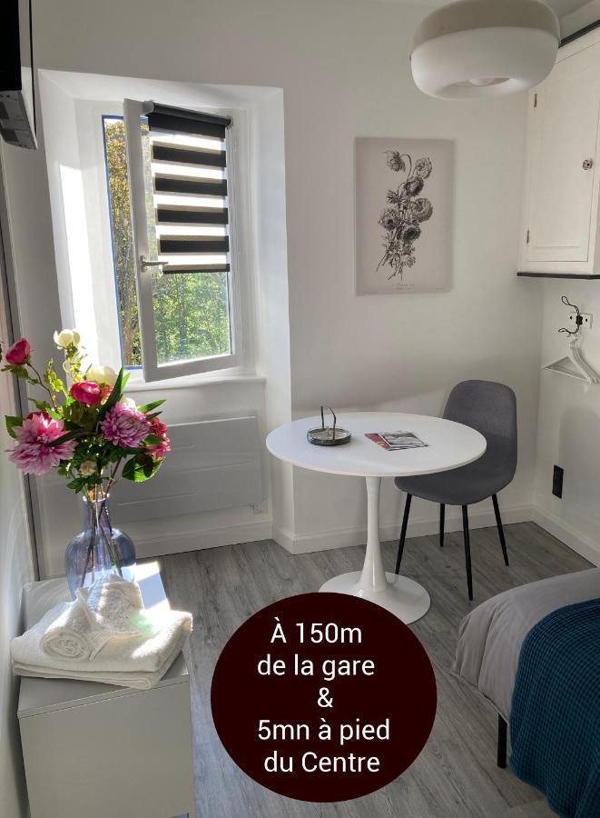 Studio Le Flore - Petit Dejeuner Inclus 1Ere Nuit - Aux 4 Logis Apartment Foix Bagian luar foto